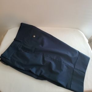 TRINA TURK Navy Bermuda Shorts - Size 4